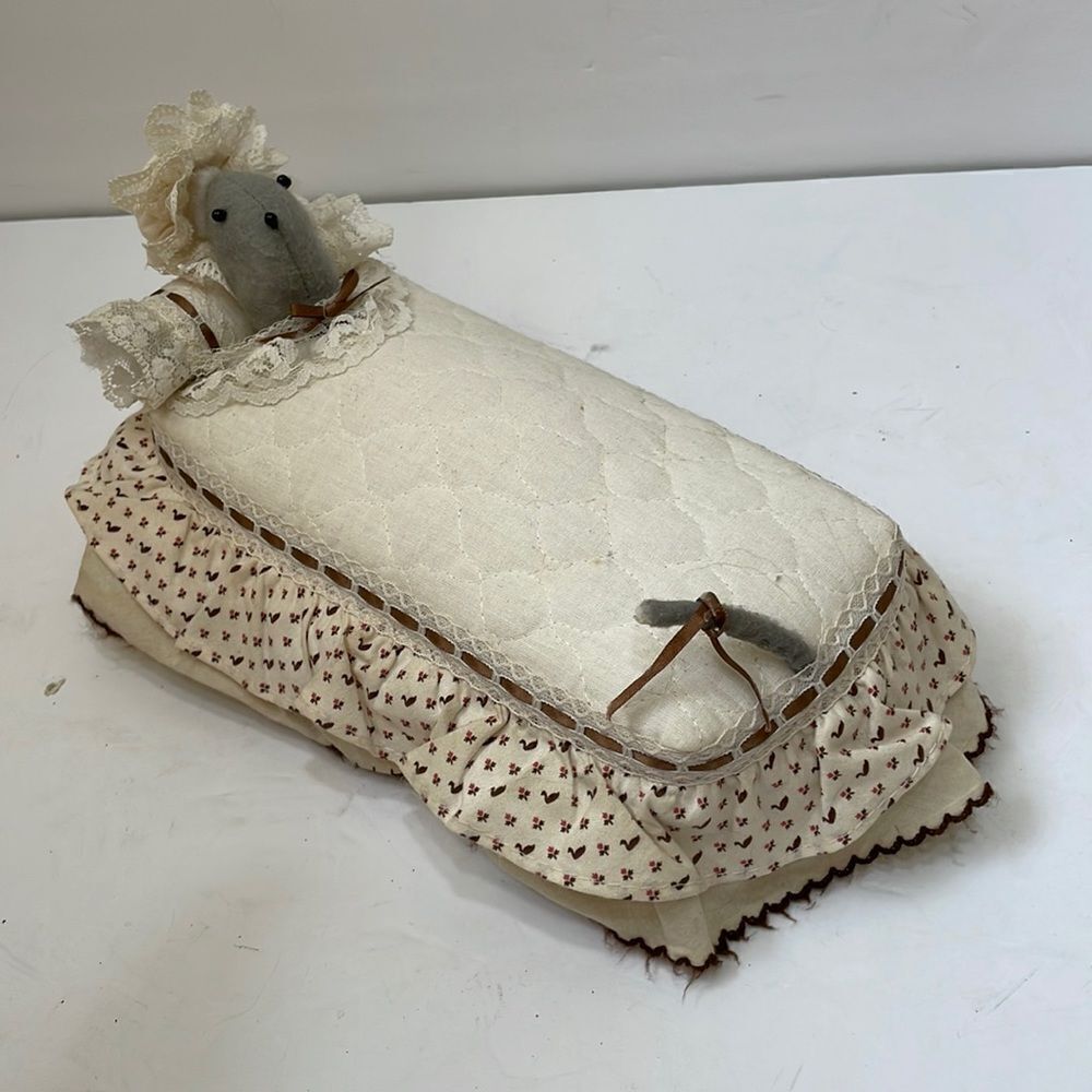 HANDMADE GRANNY MOUSE IN BED DOORSTOP‎